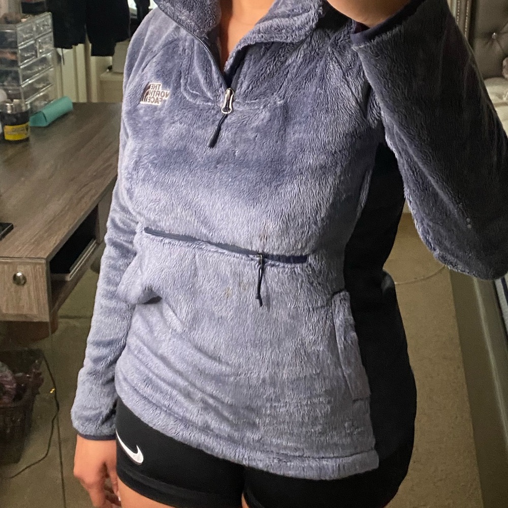 Blue northface quarterzip fleece.